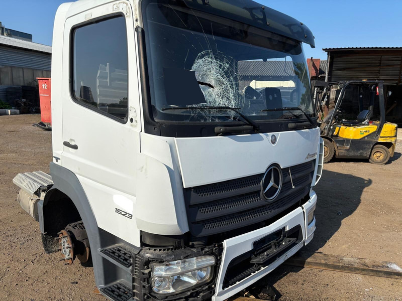 Mercedes-Benz Atego MP4 - Cab and interior: picture 1 Mercedes-Benz Atego MP4 - Cab and interior: picture 1