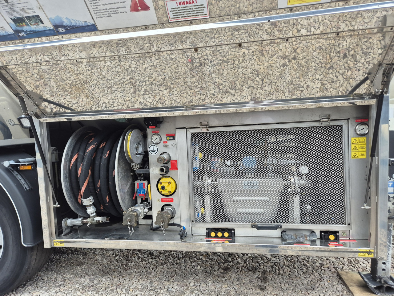 VPS CN50/ EMERSON F200/ PROPANE/ LPG - Tank semi-trailer: picture 4 VPS CN50/ EMERSON F200/ PROPANE/ LPG - Tank semi-trailer: picture 4