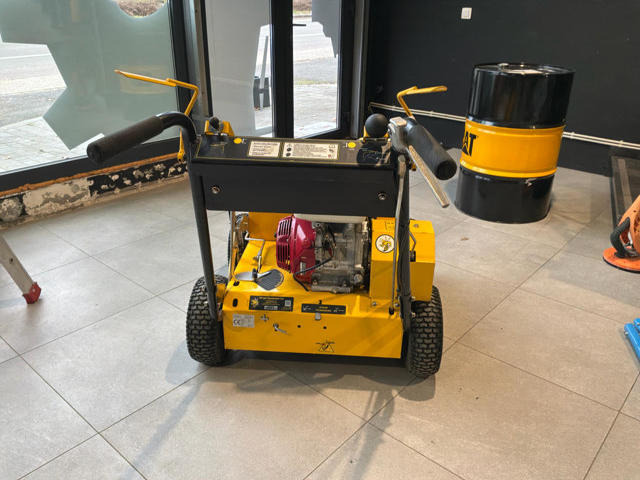 STINGER Superseeder 2400 - Construction machinery: picture 5 STINGER Superseeder 2400 - Construction machinery: picture 5