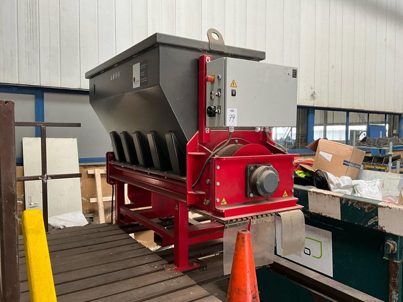 Lumago Python 1600 - Metalworking machinery: picture 1 Lumago Python 1600 - Metalworking machinery: picture 1