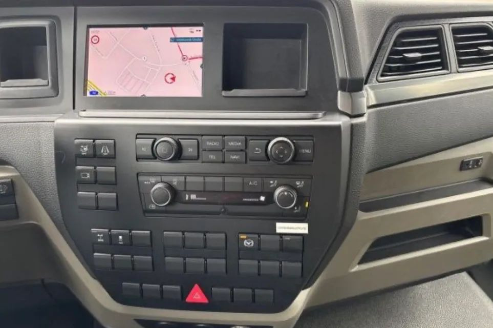 Box truck MAN TGM 15.250: picture 11