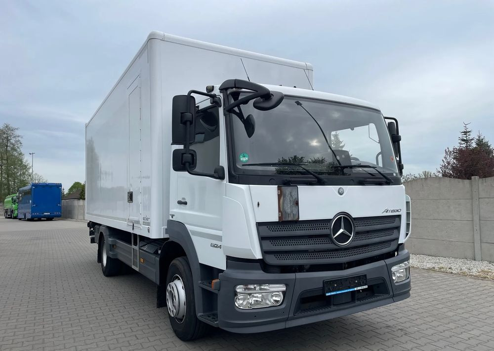 Mercedes-Benz ATEGO 1324, 15 EUROPALET, ŁADOWNOŚĆ 7,5 T - Box truck: picture 3 Mercedes-Benz ATEGO 1324, 15 EUROPALET, ŁADOWNOŚĆ 7,5 T - Box truck: picture 3