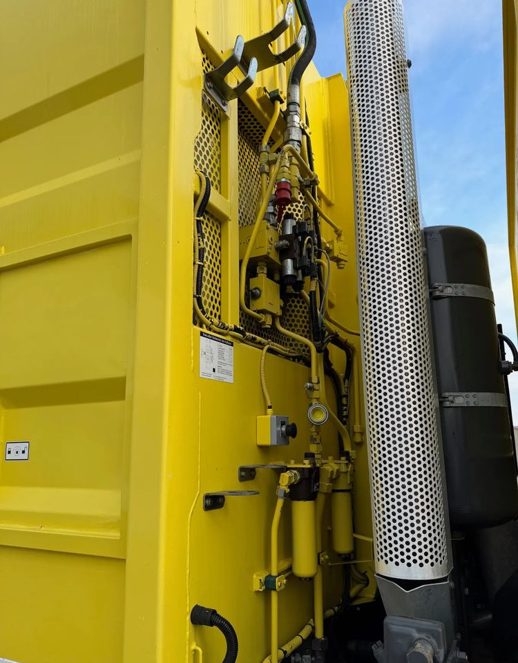 Mercedes-Benz ECONIC 2630, EURO6/ ŚMECIARKA/ ZOELLER/ DELTA - Garbage truck: picture 4 Mercedes-Benz ECONIC 2630, EURO6/ ŚMECIARKA/ ZOELLER/ DELTA - Garbage truck: picture 4