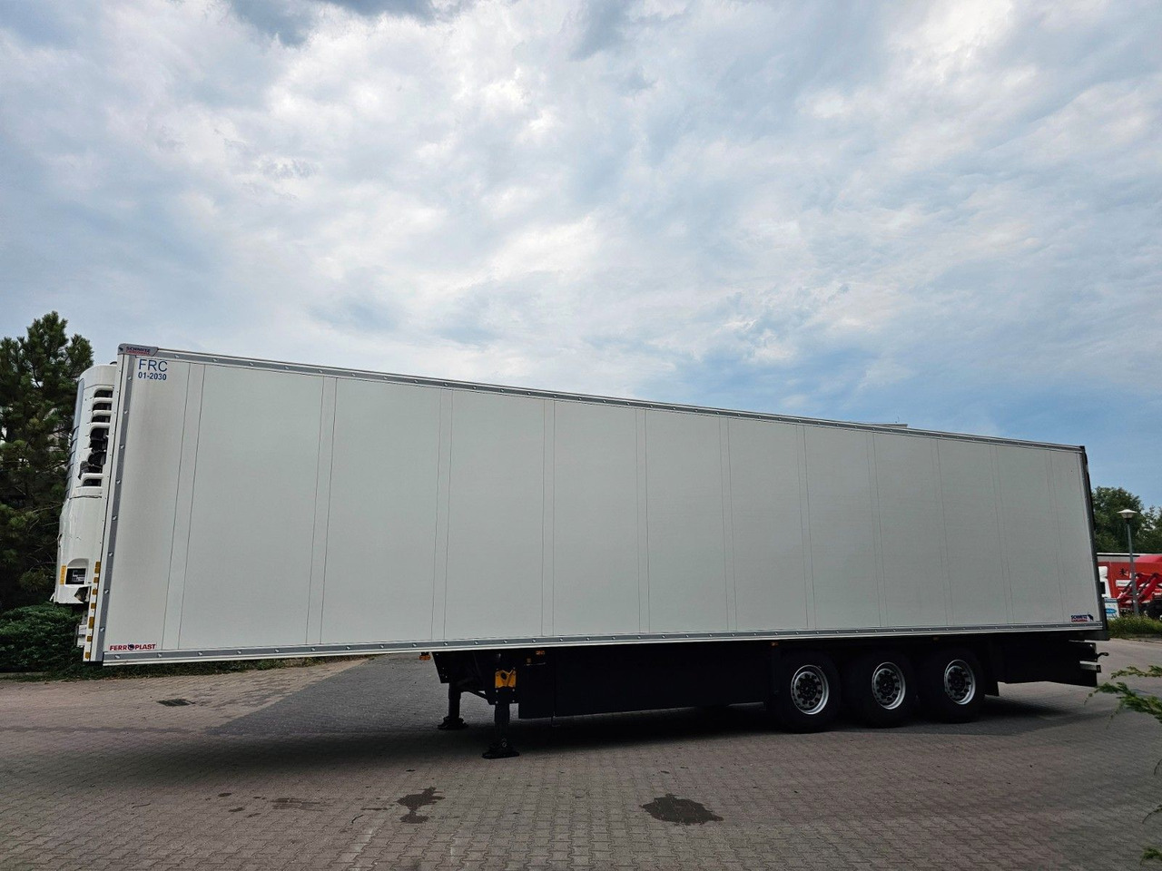 Schmitz Cargobull SKO24/L FP COOL V7 DOPPELSTOCK / Leicht unfall - Refrigerator semi-trailer: picture 5 Schmitz Cargobull SKO24/L FP COOL V7 DOPPELSTOCK / Leicht unfall - Refrigerator semi-trailer: picture 5