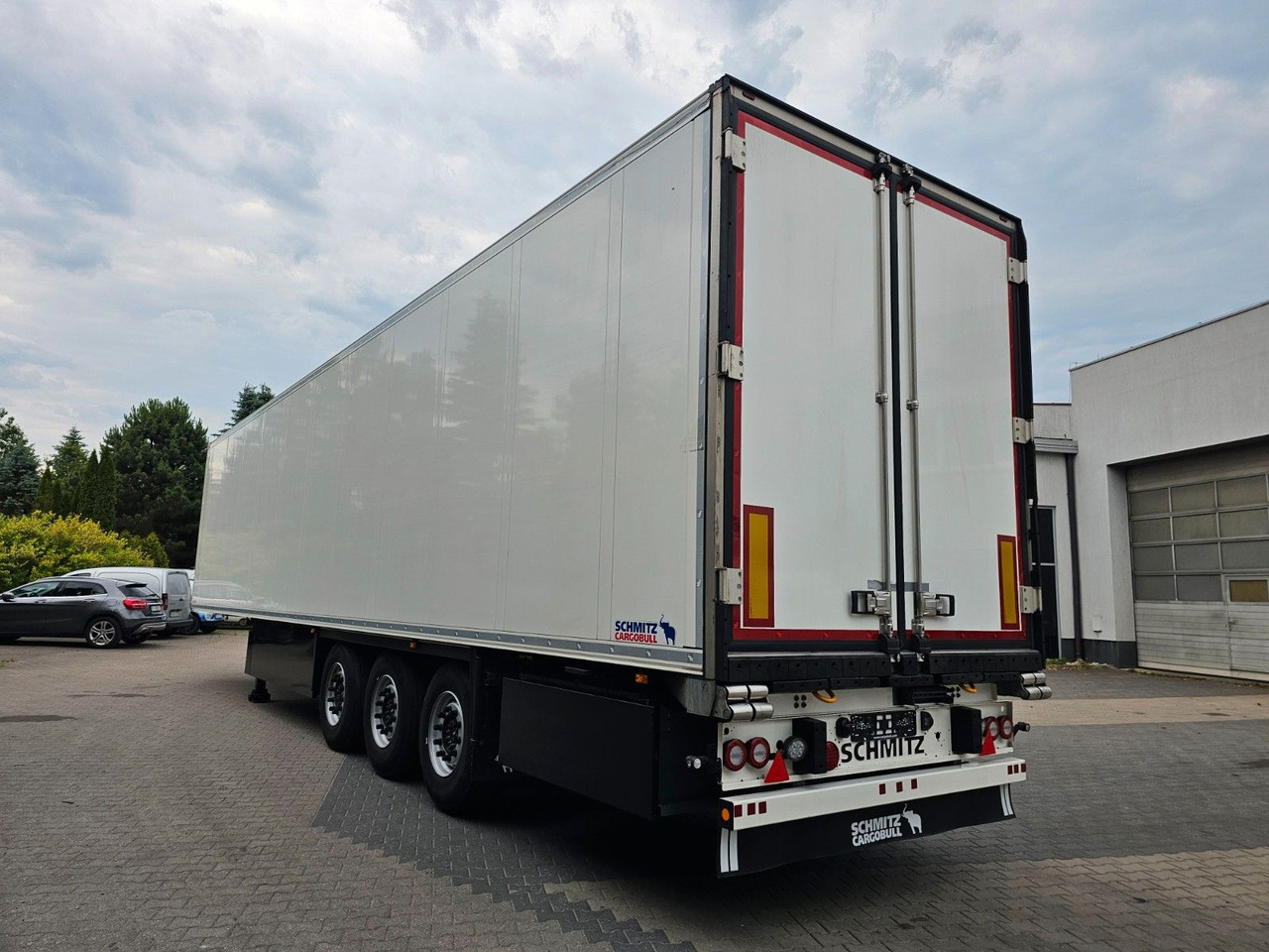 Schmitz Cargobull SKO24/L FP COOL V7 DOPPELSTOCK / Leicht unfall - Refrigerator semi-trailer: picture 3 Schmitz Cargobull SKO24/L FP COOL V7 DOPPELSTOCK / Leicht unfall - Refrigerator semi-trailer: picture 3