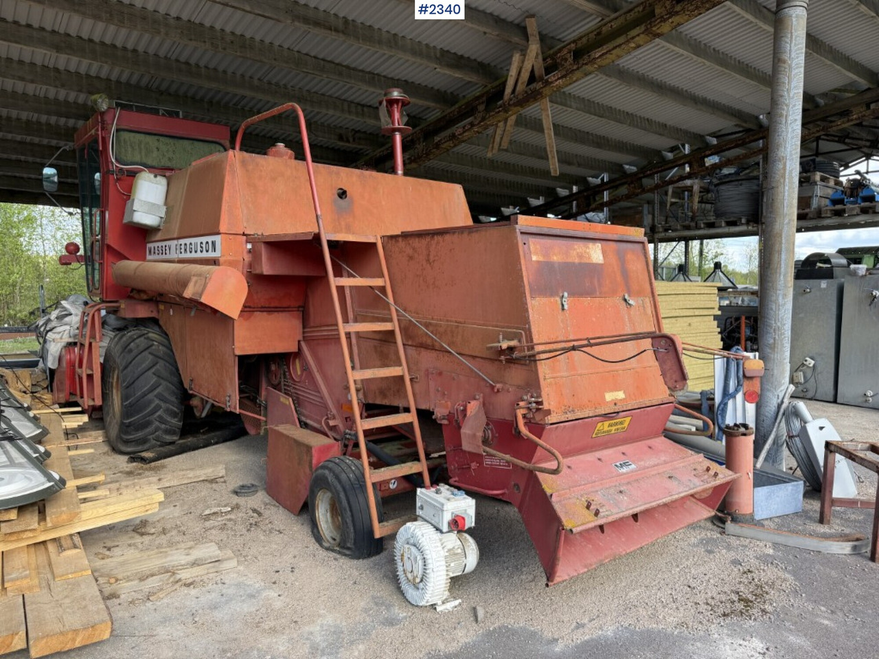 Combine, Massey Ferguson 440-8 - Combine harvester: picture 2 Combine, Massey Ferguson 440-8 - Combine harvester: picture 2