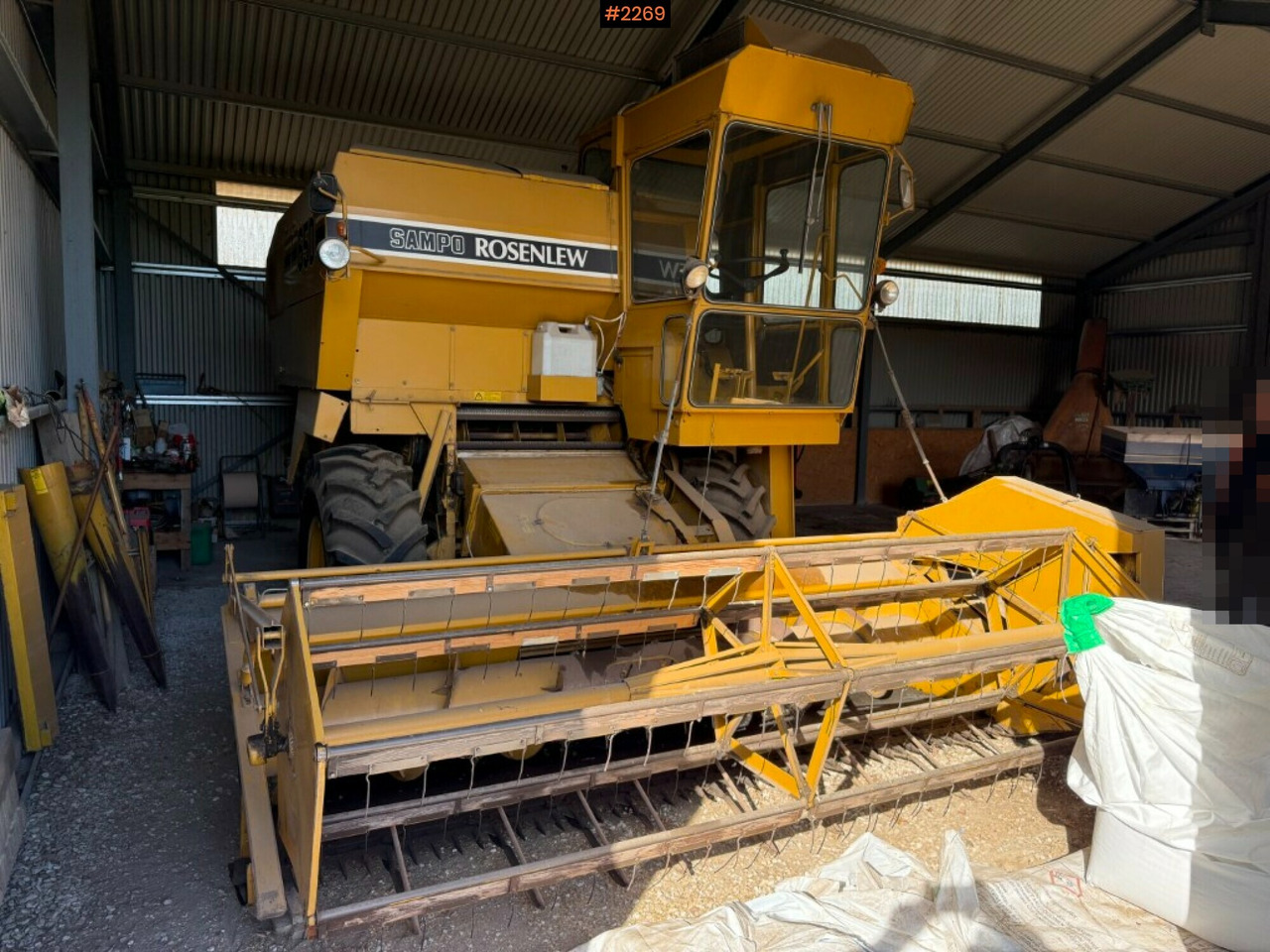 Combine harvester Sampo 650 10 ft header - Combine harvester: picture 1 Combine harvester Sampo 650 10 ft header - Combine harvester: picture 1