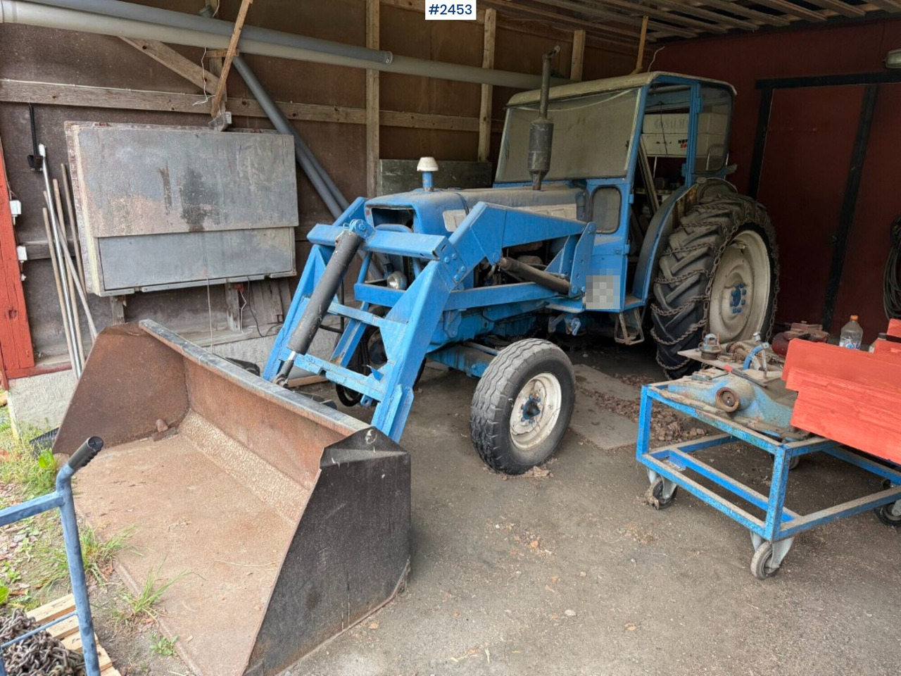 Ford Super Major 5000 with front loader Rep. object - Farm tractor: picture 2 Ford Super Major 5000 with front loader Rep. object - Farm tractor: picture 2