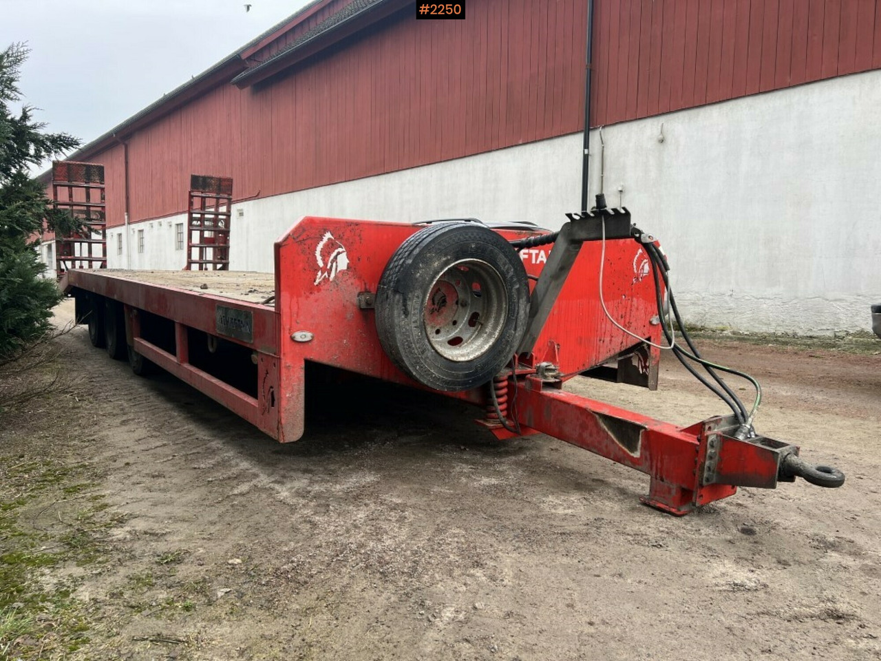 Machine trailer - Chieftain Trailers LTD - For tractor - Low loader trailer: picture 2 Machine trailer - Chieftain Trailers LTD - For tractor - Low loader trailer: picture 2
