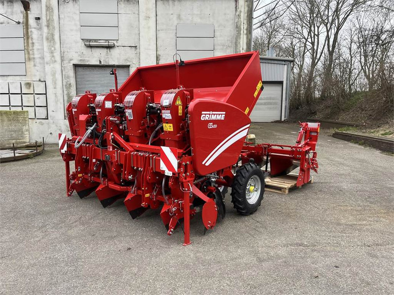 Grimme GL 420 ISOBUS - Potato planter: picture 1 Grimme GL 420 ISOBUS - Potato planter: picture 1