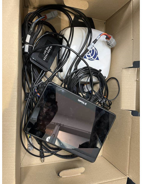 Trimble GFX 1060 GPS SET ACTIEPRIJS - Navigation system for Agricultural machinery: picture 1 Trimble GFX 1060 GPS SET ACTIEPRIJS - Navigation system for Agricultural machinery: picture 1