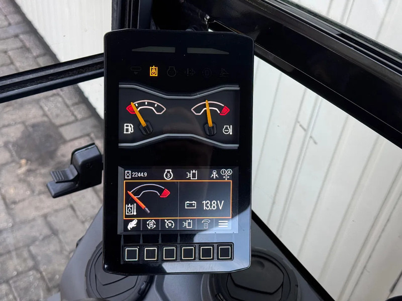 Mini excavator Caterpillar 301.8 NextGen: picture 14