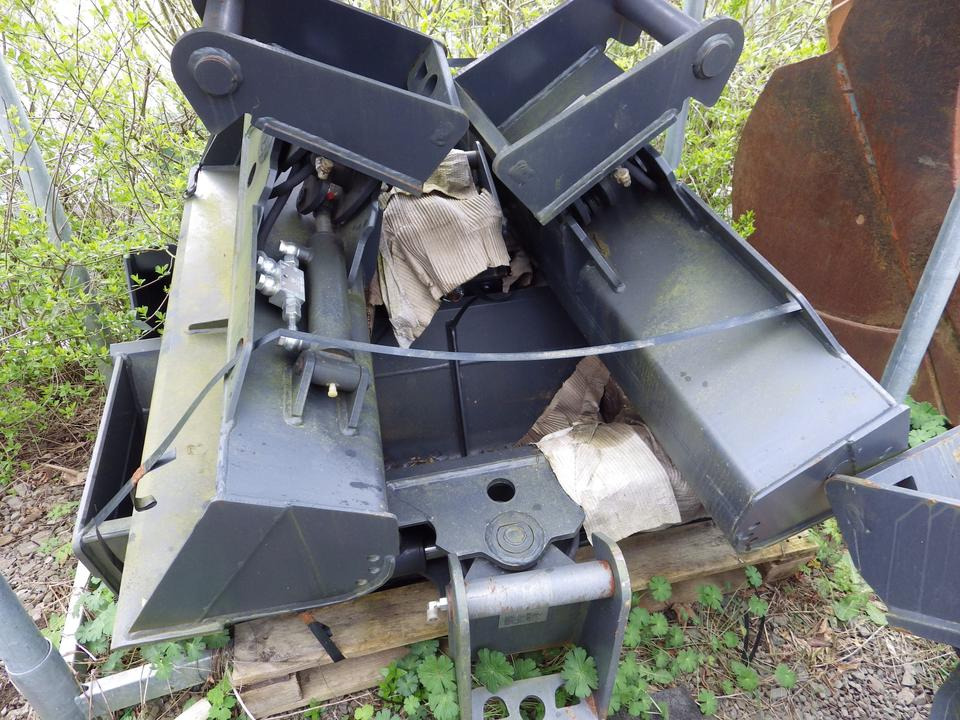 Schwenkbare Grabenräumlöffel MS01 3 x auf Lager - Excavator bucket for Construction machinery: picture 4 Schwenkbare Grabenräumlöffel MS01 3 x auf Lager - Excavator bucket for Construction machinery: picture 4