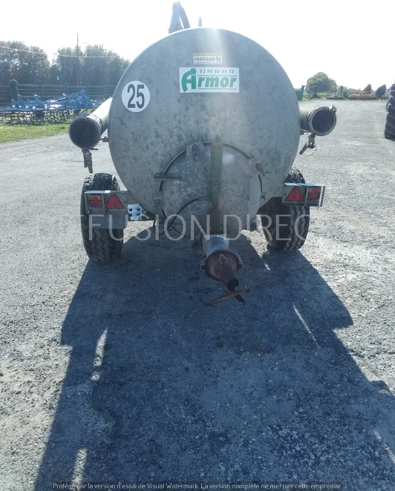 ARMOR TONNE A LISIER AXR 6.8 - Slurry tanker: picture 4 ARMOR TONNE A LISIER AXR 6.8 - Slurry tanker: picture 4
