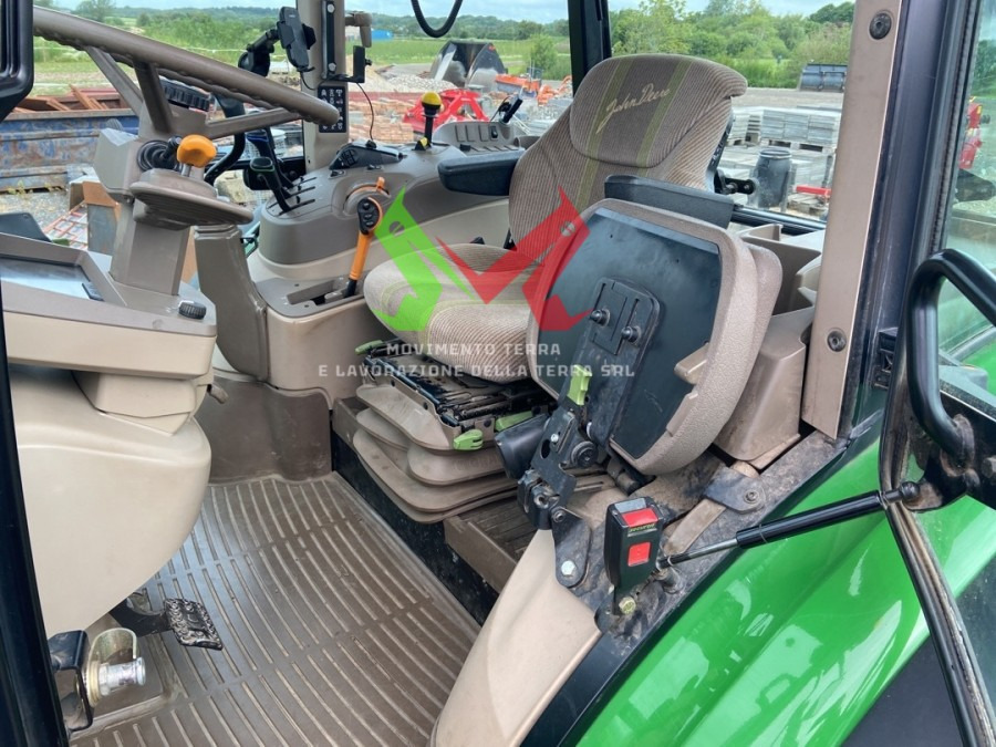 John Deere 5100R - Farm tractor: picture 4 John Deere 5100R - Farm tractor: picture 4