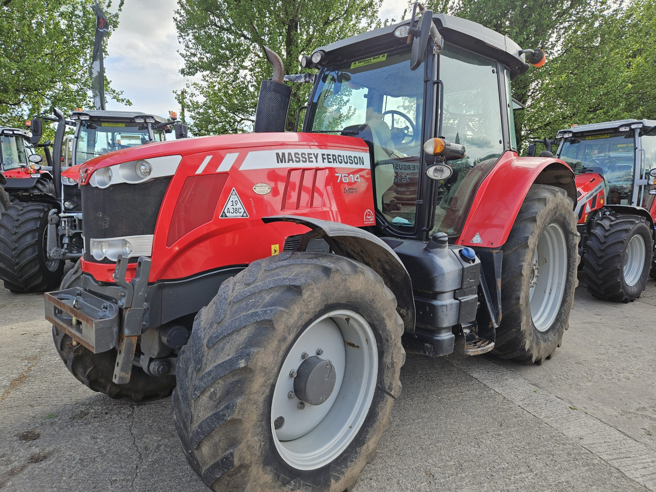 2015 MF 7614 Dyna 4, 1 owner, 4900 Hours - Farm tractor: picture 2 2015 MF 7614 Dyna 4, 1 owner, 4900 Hours - Farm tractor: picture 2