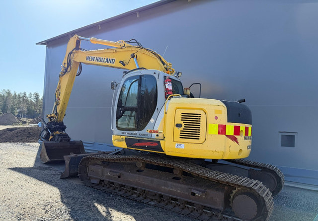 New Holland E235SR - Crawler excavator: picture 3 New Holland E235SR - Crawler excavator: picture 3