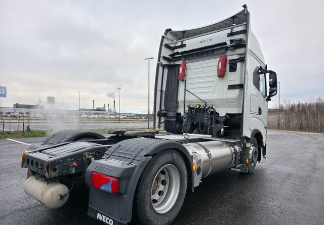 IvecoS-Way 460 4x2 LNG / LBG - Tractor unit: picture 4 IvecoS-Way 460 4x2 LNG / LBG - Tractor unit: picture 4