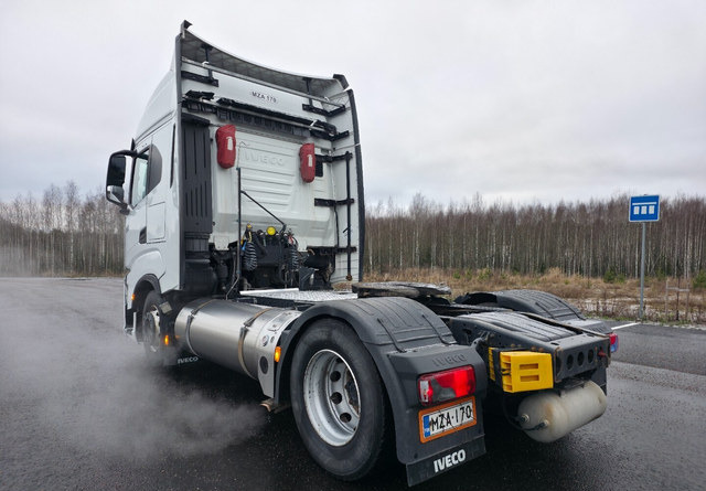 IvecoS-Way 460 4x2 LNG / LBG - Tractor unit: picture 3 IvecoS-Way 460 4x2 LNG / LBG - Tractor unit: picture 3