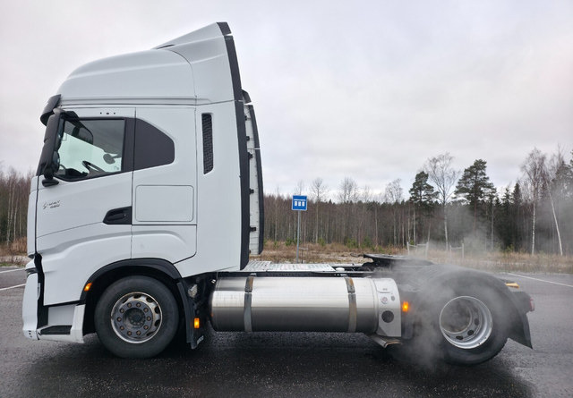 IvecoS-Way 460 4x2 LNG / LBG - Tractor unit: picture 2 IvecoS-Way 460 4x2 LNG / LBG - Tractor unit: picture 2