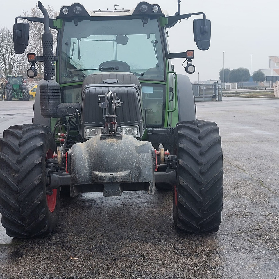 FENDT 211 - Farm tractor: picture 1 FENDT 211 - Farm tractor: picture 1