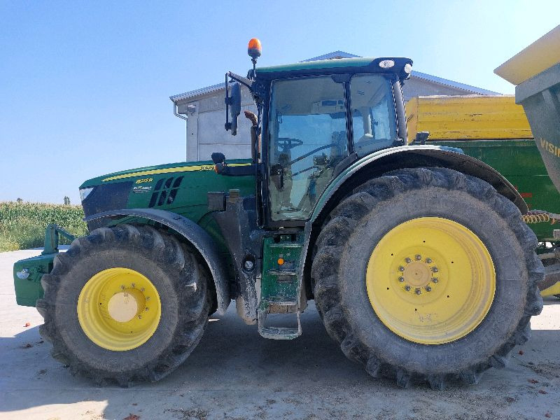 JOHN DEERE 6215R - Farm tractor: picture 2 JOHN DEERE 6215R - Farm tractor: picture 2