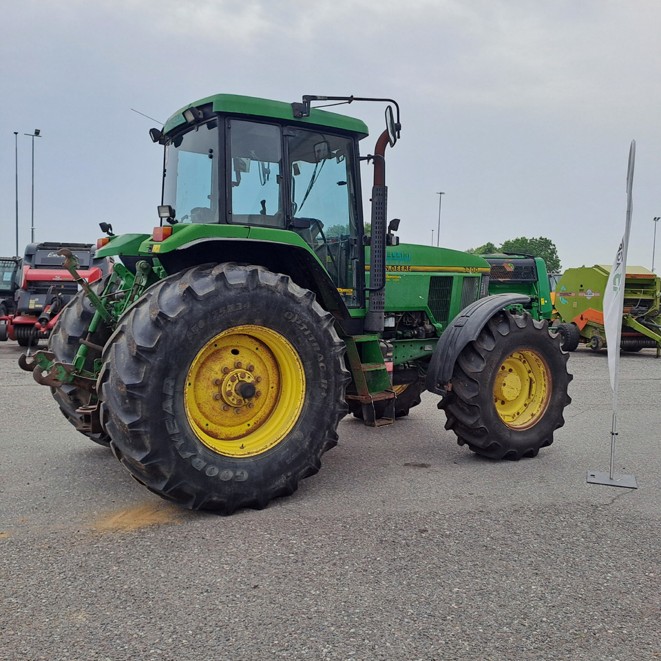 JOHN DEERE 7700 - Farm tractor: picture 2 JOHN DEERE 7700 - Farm tractor: picture 2