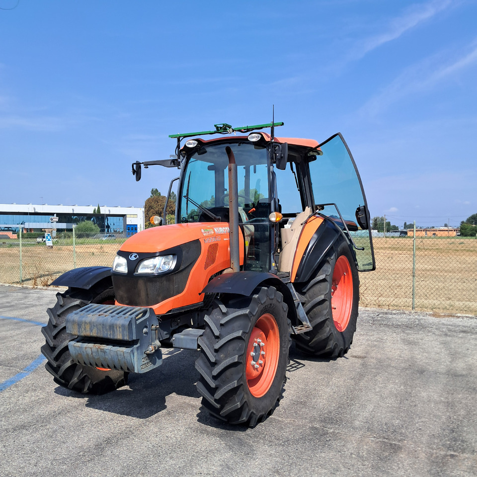 KUBOTA M9960 - Farm tractor: picture 1 KUBOTA M9960 - Farm tractor: picture 1