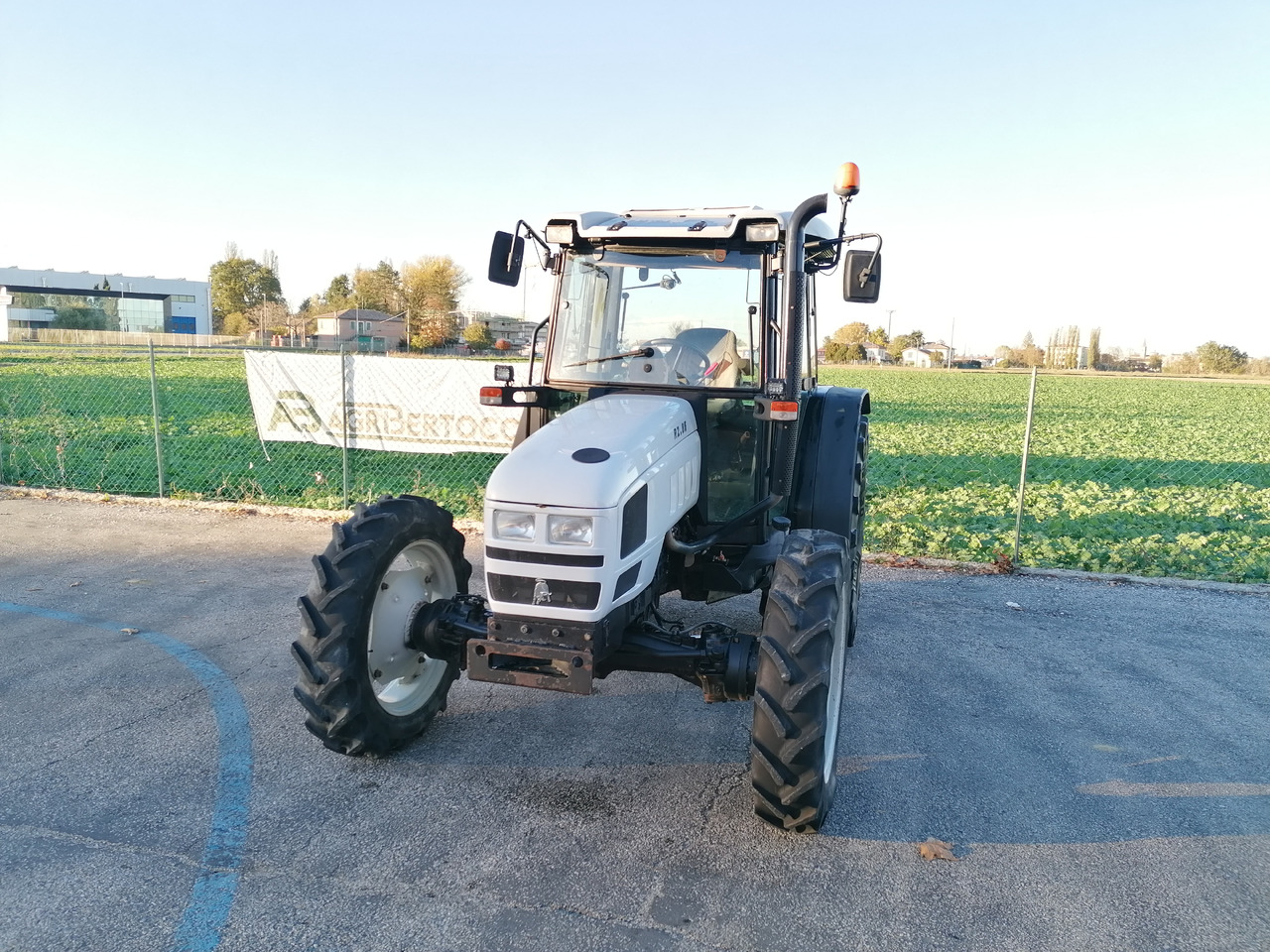 LAMBORGHINI R2.86 - Farm tractor: picture 2 LAMBORGHINI R2.86 - Farm tractor: picture 2