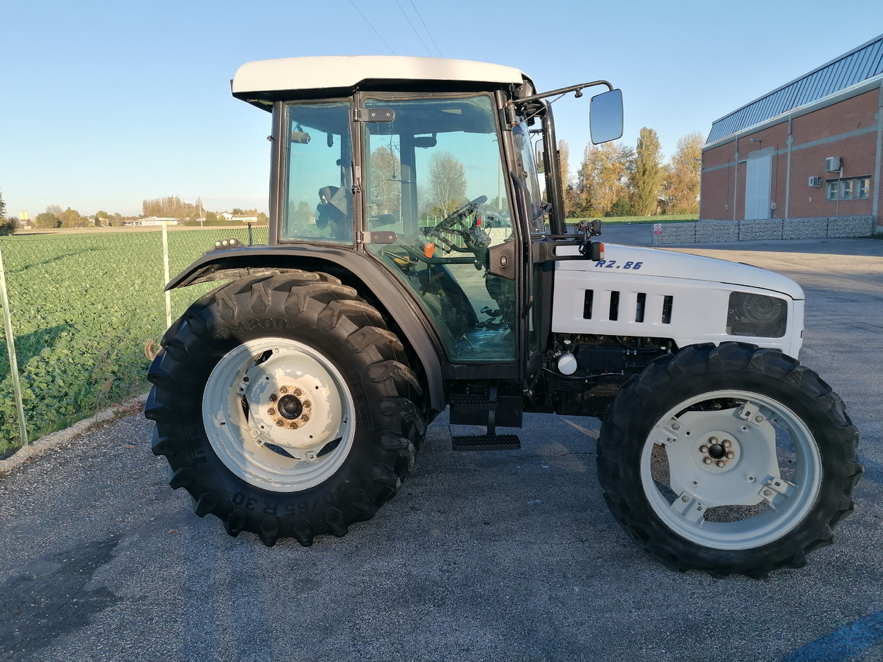 LAMBORGHINI R2.86 - Farm tractor: picture 3 LAMBORGHINI R2.86 - Farm tractor: picture 3