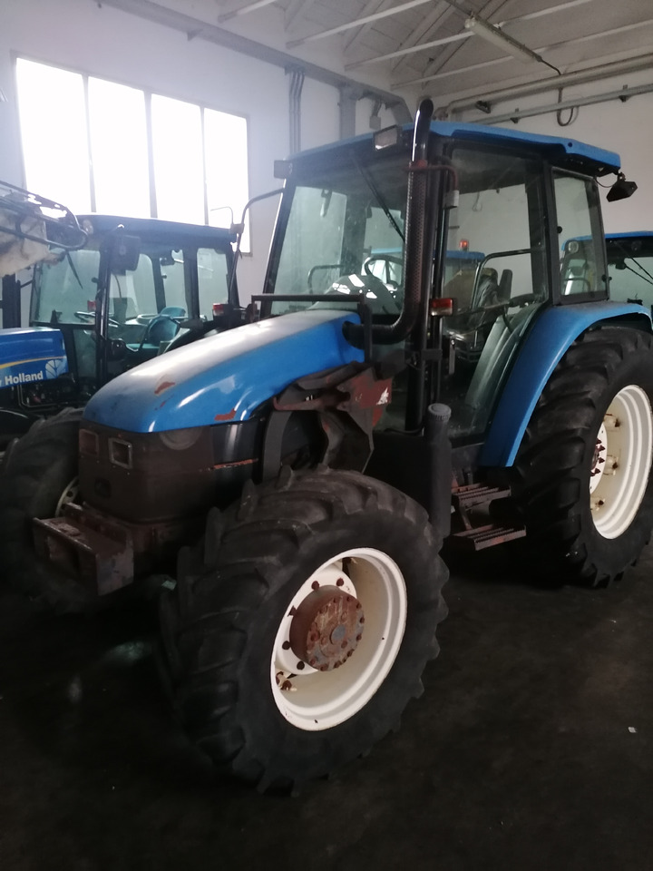 NEW HOLLAND TL 90 - Farm tractor: picture 2 NEW HOLLAND TL 90 - Farm tractor: picture 2