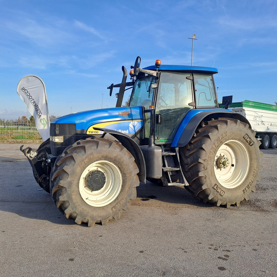 NEW HOLLAND TM 190 - Farm tractor: picture 3 NEW HOLLAND TM 190 - Farm tractor: picture 3
