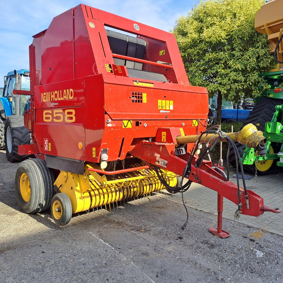 ROTOPRESSA NEW HOLLAND 658 - Round baler: picture 2 ROTOPRESSA NEW HOLLAND 658 - Round baler: picture 2