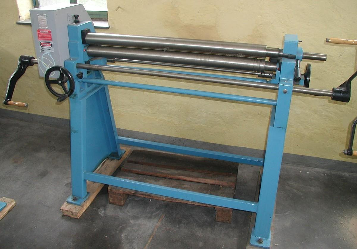 Dreiwalzen-Rundbiegemaschine AKYAPAK - Metalworking machinery: picture 2 Dreiwalzen-Rundbiegemaschine AKYAPAK - Metalworking machinery: picture 2