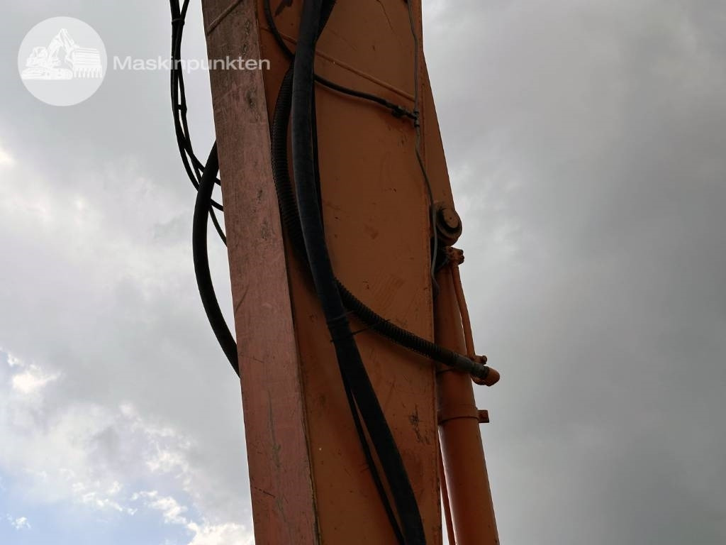 Crawler excavator Doosan Solar 140 LC V: picture 21