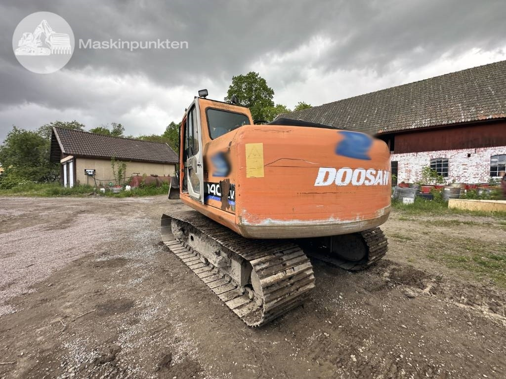 Crawler excavator Doosan Solar 140 LC V: picture 10