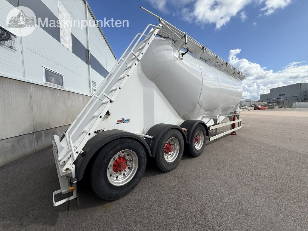 Interconsult Tanktrailer - Tank semi-trailer: picture 2 Interconsult Tanktrailer - Tank semi-trailer: picture 2