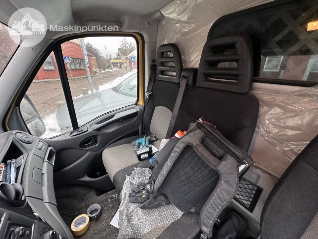 Panel van Iveco Daily 35 S13 V: picture 19