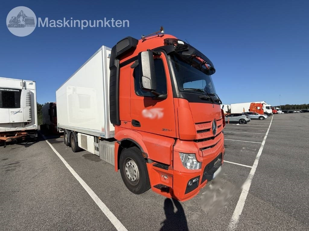Mercedes-Benz Actros 2551  - Refrigerator truck: picture 3 Mercedes-Benz Actros 2551  - Refrigerator truck: picture 3
