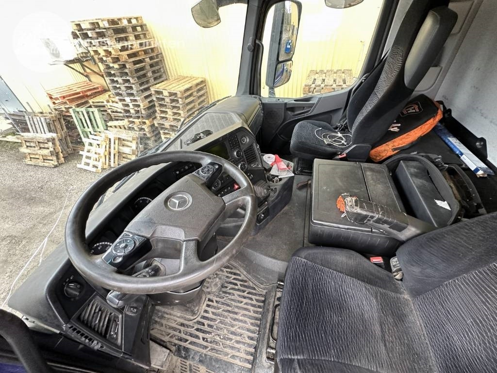 Leasing of Mercedes-Benz Arocs 3242  Mercedes-Benz Arocs 3242: picture 9