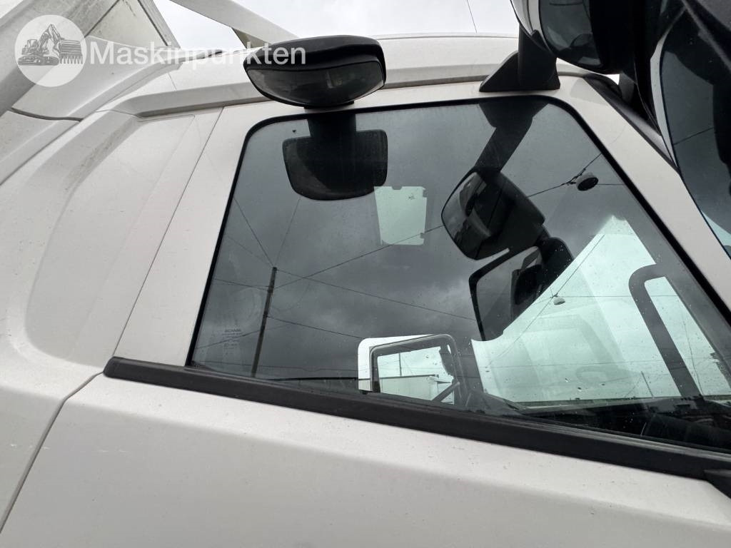 Scania P 250 - Box truck: picture 5 Scania P 250 - Box truck: picture 5