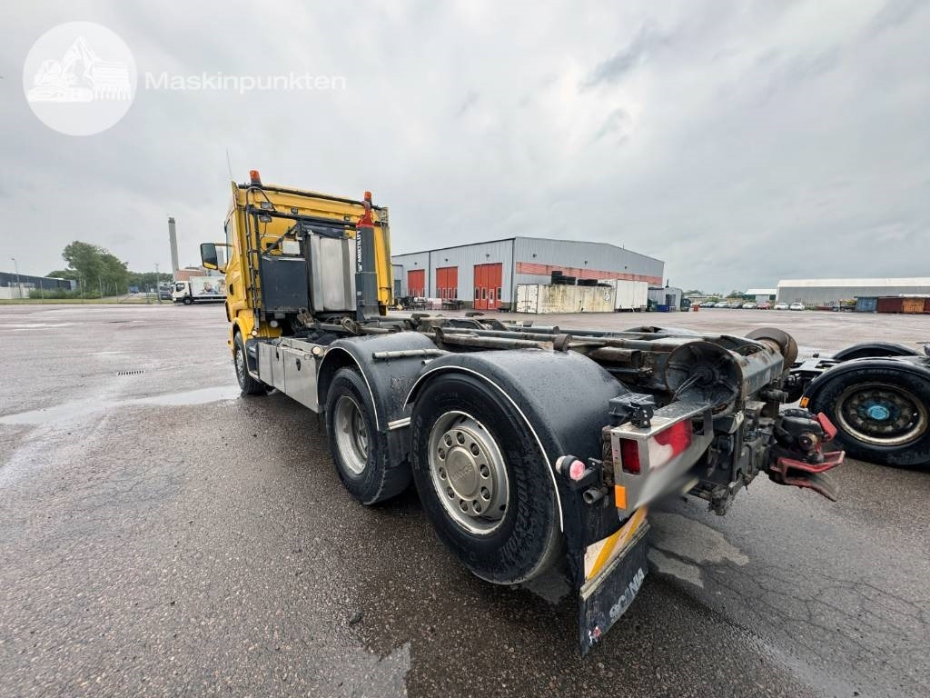 Scania R 420 LB - Hook lift truck: picture 2 Scania R 420 LB - Hook lift truck: picture 2