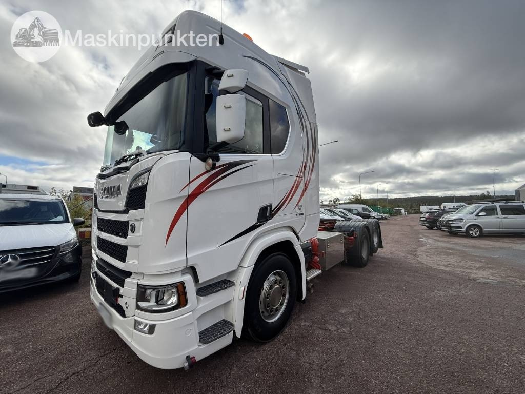 Scania R 520 - Tractor unit: picture 1 Scania R 520 - Tractor unit: picture 1