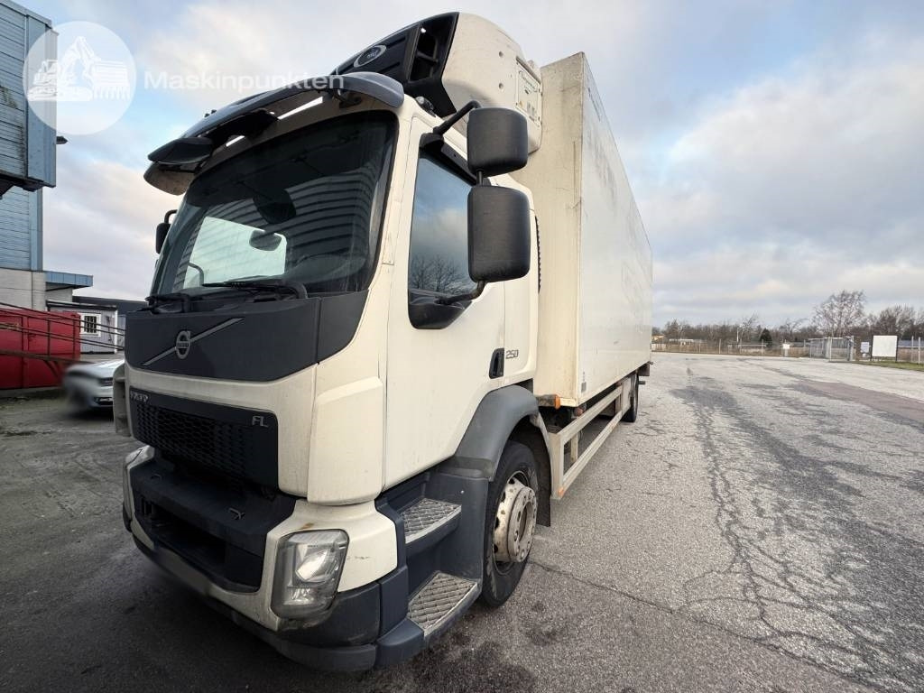 Volvo FL 250 - Refrigerator truck: picture 2 Volvo FL 250 - Refrigerator truck: picture 2
