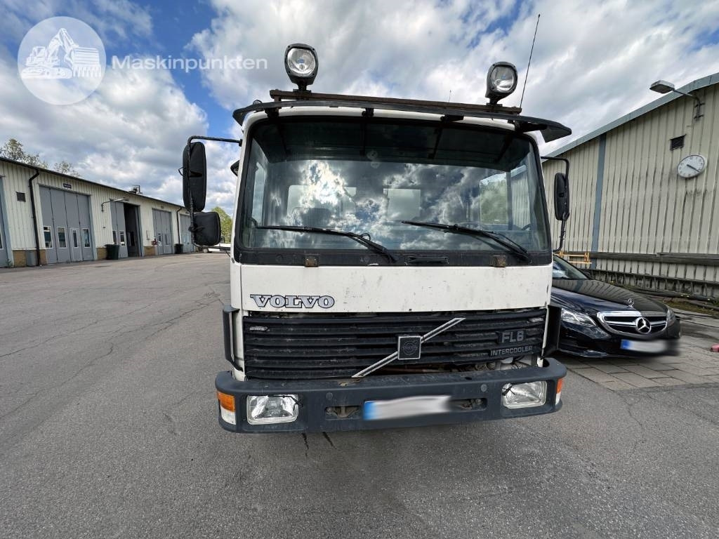 Volvo FL 610 Verkstadsinredd - Box truck: picture 2 Volvo FL 610 Verkstadsinredd - Box truck: picture 2