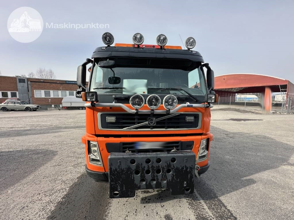 Volvo FM 380 - Hook lift truck: picture 2 Volvo FM 380 - Hook lift truck: picture 2