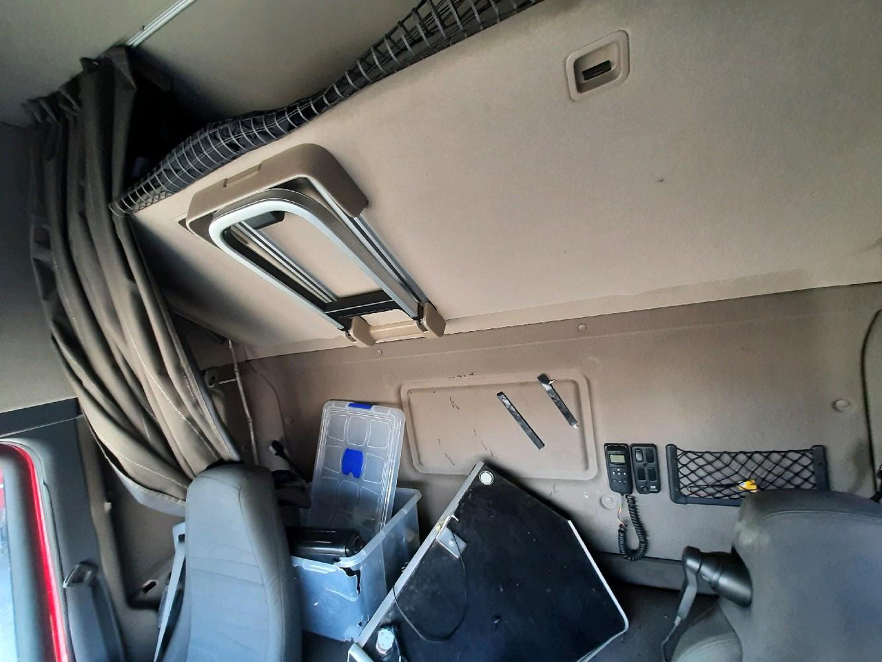 Interior photo 1: Livestock truck SCANIA R730 PORTEUR BETALLIERE