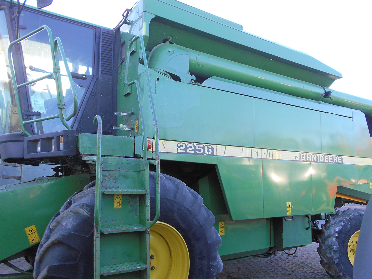 John Deere 2256 - Combine harvester: picture 3 John Deere 2256 - Combine harvester: picture 3