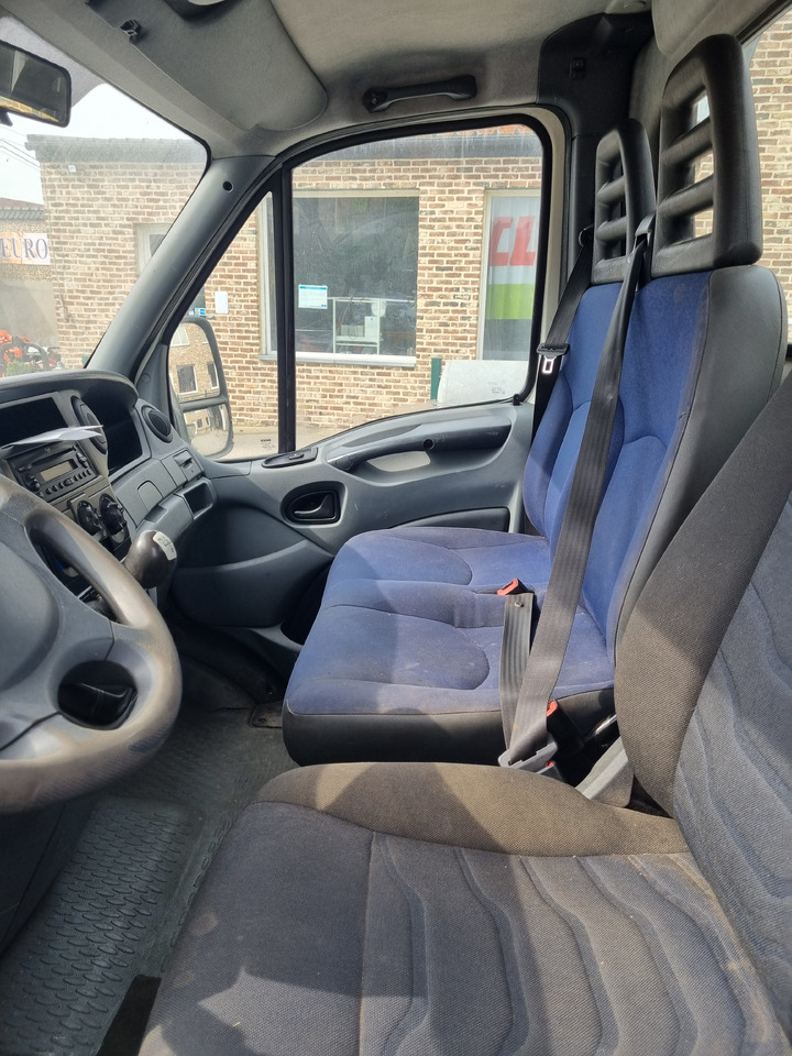 IVECO DAILY 35C18 - Mini artic tractor unit: picture 5 IVECO DAILY 35C18 - Mini artic tractor unit: picture 5