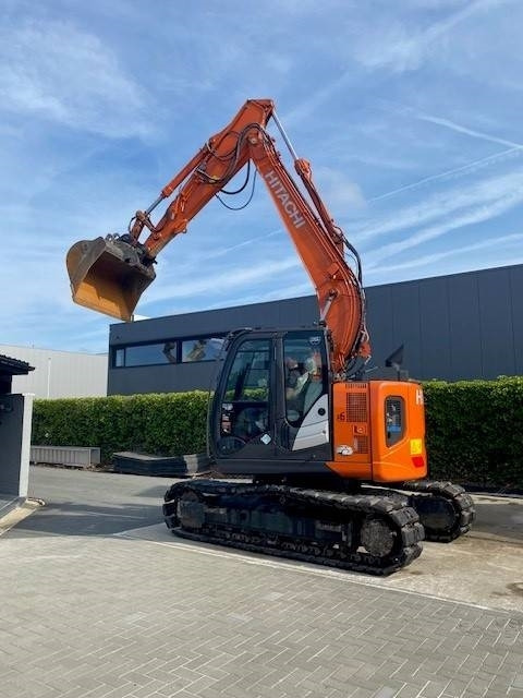 Hitachi 135US-6 - Crawler excavator: picture 5 Hitachi 135US-6 - Crawler excavator: picture 5
